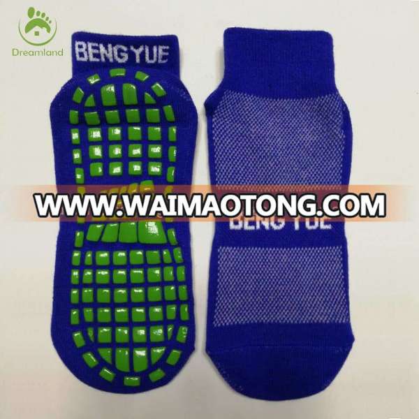 Customized Wholesale Professional Indoor Trampoline Park Kids Non-Slip Trampoline Socks